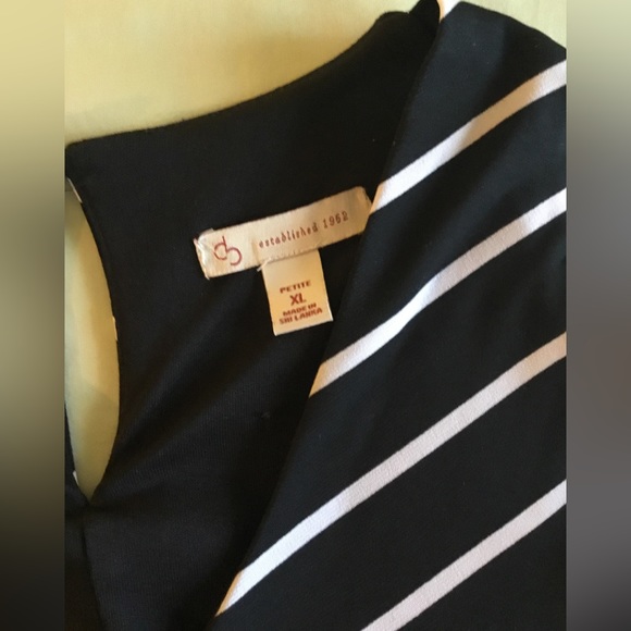 db established 1962 Black White V-Striped Dress. Sleeveless with Peep hole Back. - Picture 4 of 4